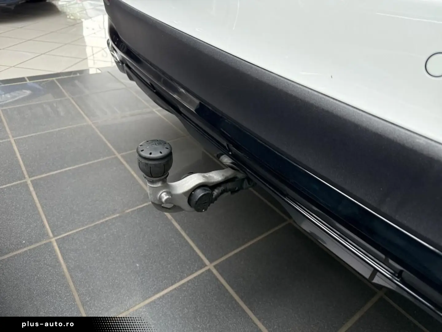 MERCEDES-BENZ GLC 300 e 4M AMG NIGHT PANO HUD AHK MBUX