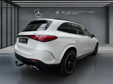 MERCEDES-BENZ GLC 300 e 4M AMG NIGHT PANO HUD AHK MBUX