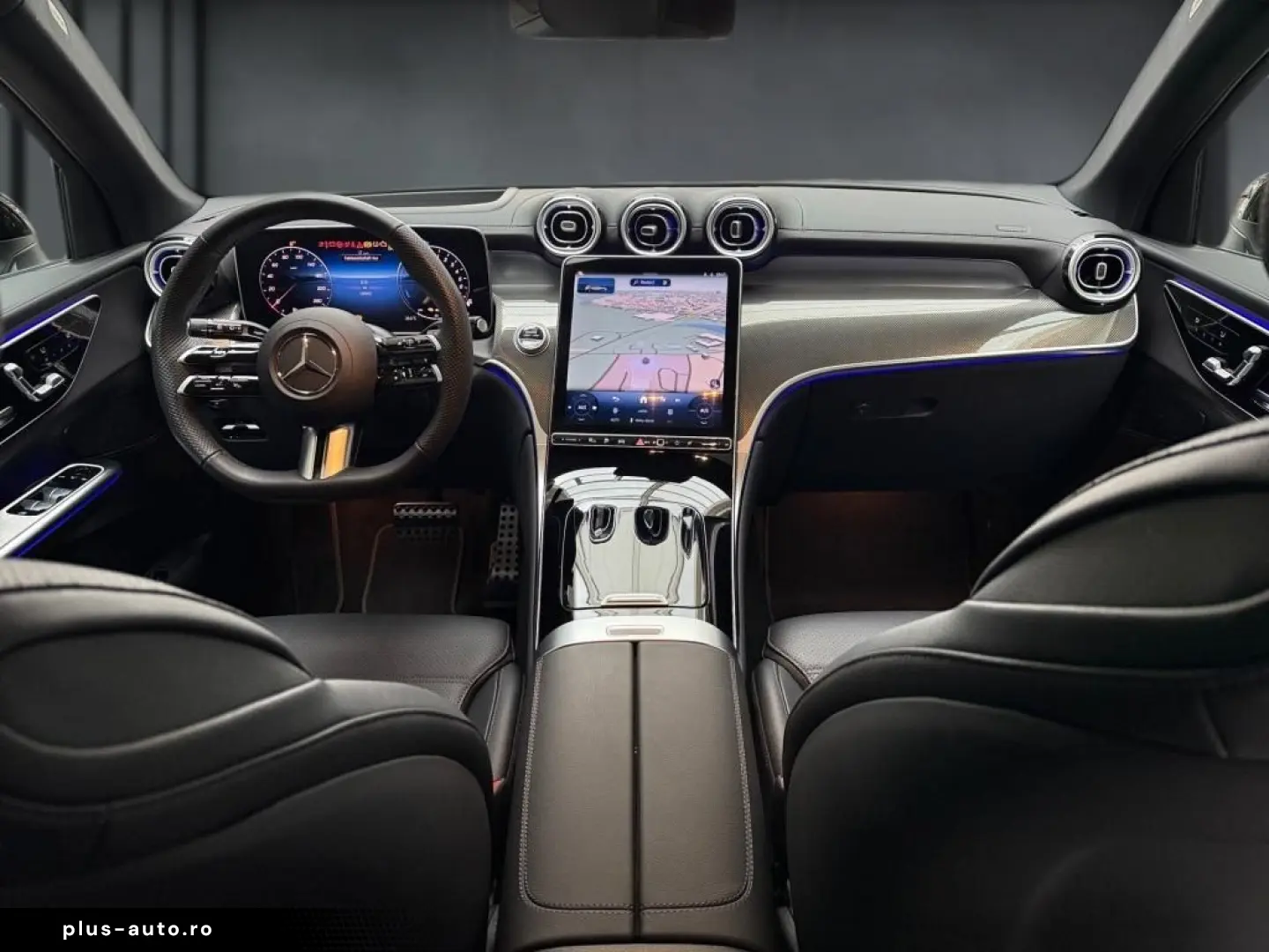 MERCEDES-BENZ GLC 300 e 4M AMG NIGHT PANO HUD AHK MBUX