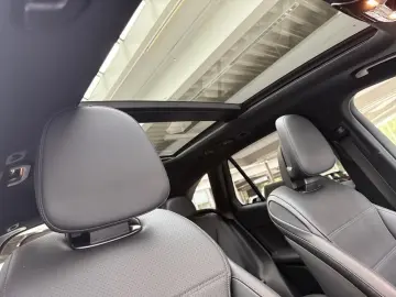 MERCEDES-BENZ GLC 300 e 4M AMG NIGHT PANO HUD AHK MBUX