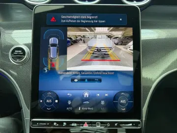 MERCEDES-BENZ GLC 300 e 4M AMG NIGHT PANO HUD AHK MBUX