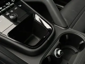 Porsche Cayenne E-Hybrid PANO BOSE SHZ