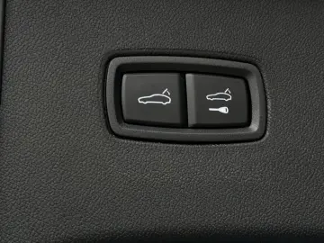 Porsche Cayenne E-Hybrid PANO BOSE SHZ