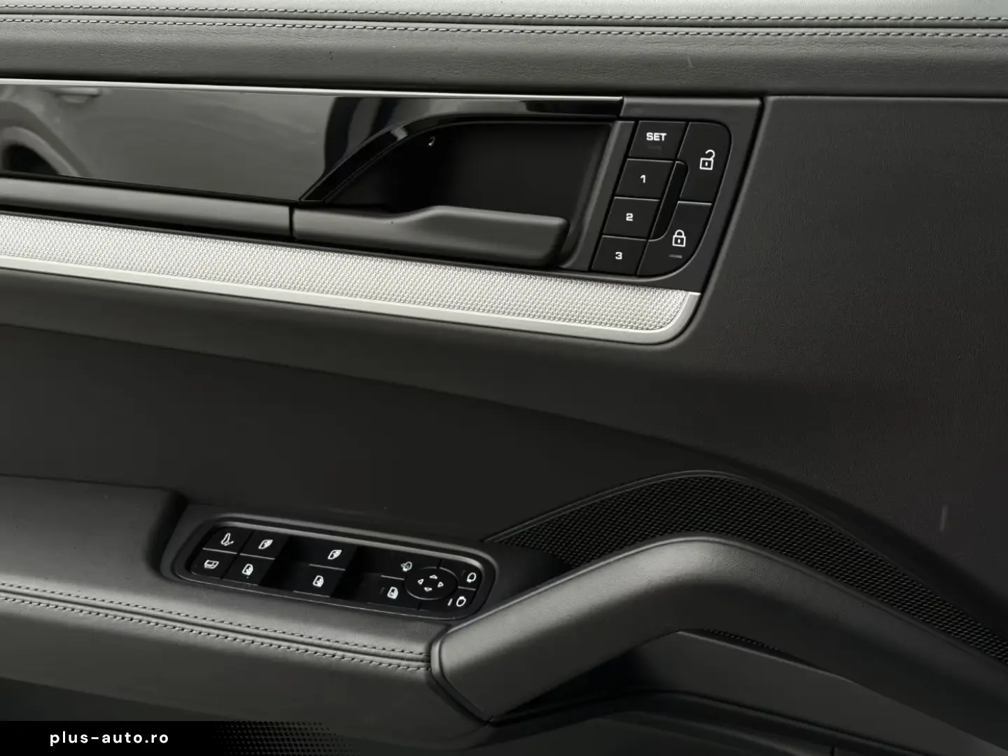 Porsche Cayenne E-Hybrid PANO BOSE SHZ