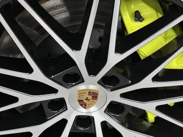 Porsche Cayenne E-Hybrid PANO BOSE SHZ