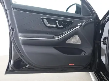 MERCEDES-BENZ S 400 d 4M AMG Pano Distronic Airmatic HUD