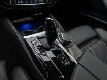 BMW 530d xD Luxury Line DAB HUD Kamera Sport Alarm