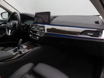 BMW 530d xD Luxury Line DAB HUD Kamera Sport Alarm