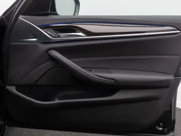 BMW 530d xD Luxury Line DAB HUD Kamera Sport Alarm