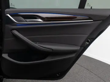 BMW 530d xD Luxury Line DAB HUD Kamera Sport Alarm