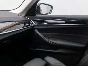 BMW 530d xD Luxury Line DAB HUD Kamera Sport Alarm