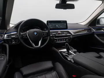 BMW 530d xD Luxury Line DAB HUD Kamera Sport Alarm