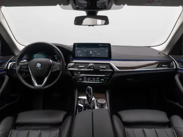 BMW 530d xD Luxury Line DAB HUD Kamera Sport Alarm