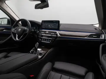 BMW 530d xD Luxury Line DAB HUD Kamera Sport Alarm