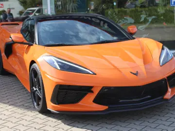 CORVETTE C8 Stingray Cabrio 3LT Z51 6 2l V8   Front Lift