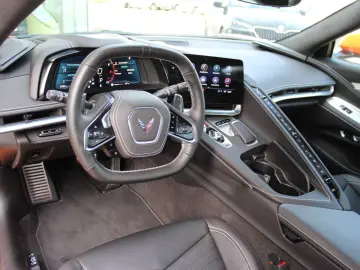 CORVETTE C8 Stingray Cabrio 3LT Z51 6 2l V8   Front Lift