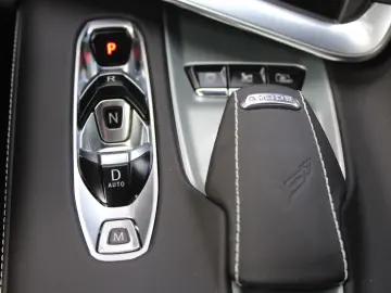 CORVETTE C8 Stingray Cabrio 3LT Z51 6 2l V8   Front Lift