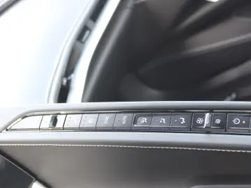 CORVETTE C8 Stingray Cabrio 3LT Z51 6 2l V8   Front Lift