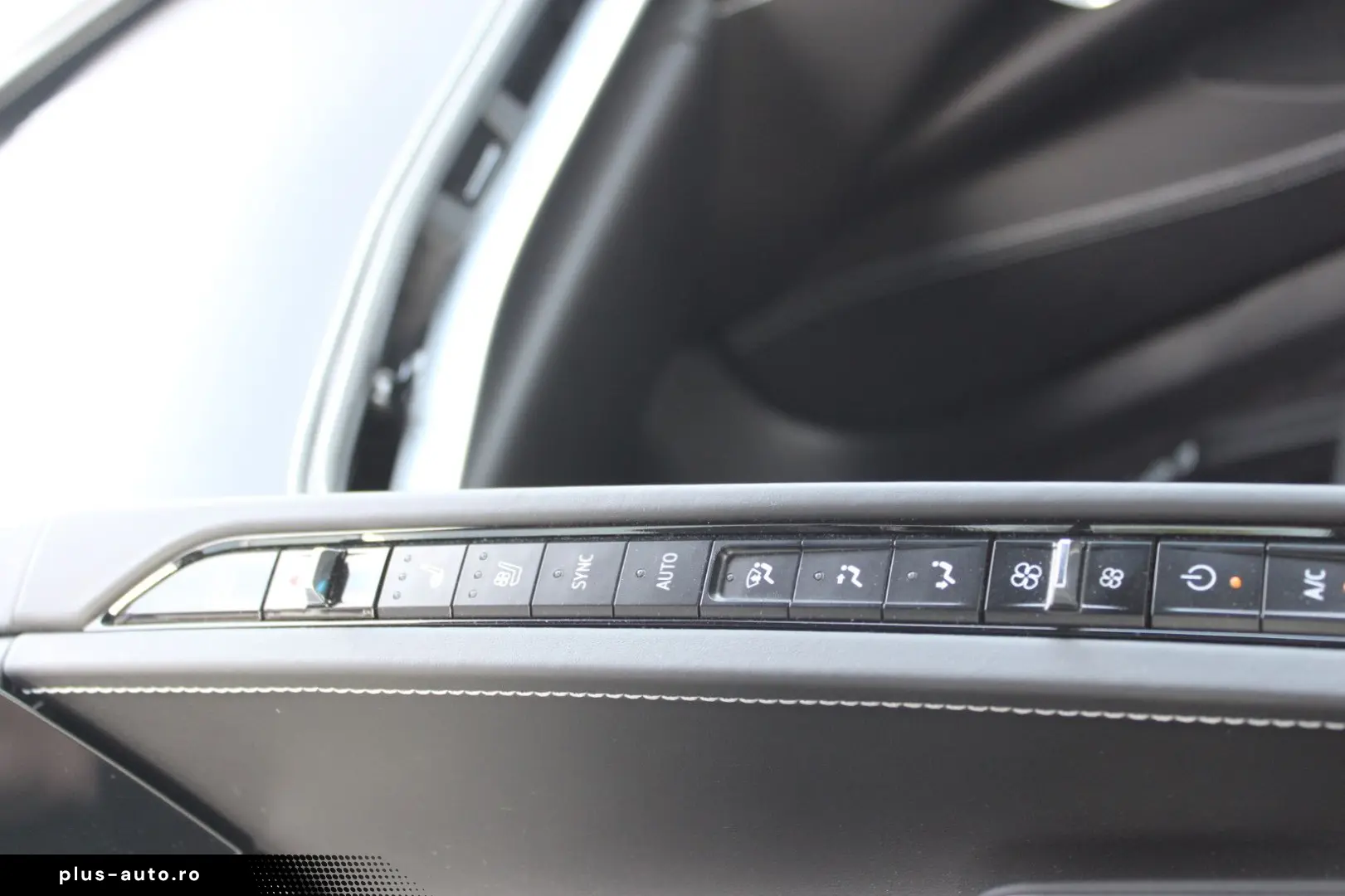 CORVETTE C8 Stingray Cabrio 3LT Z51 6 2l V8   Front Lift