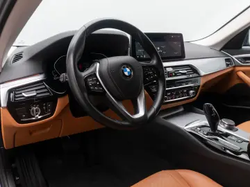 BMW 530d Sport Komfort DAB Kamera 4xKlima Alarm