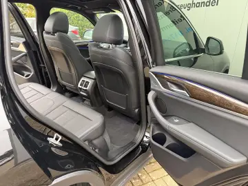 BMW X3 xDrive Harman HUD DAB PANO...