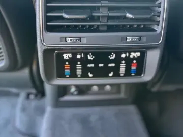 AUDI RSQ8 RS Q8 4.0 TFSI quattro VOLL CARBON SandHZ H