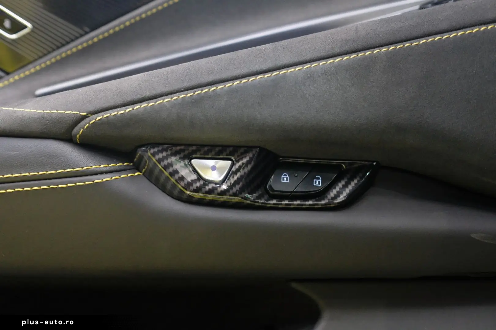 CORVETTE C8 3LT Targa LIFT MAGNETICRIDE EUROPA CARBON CAM