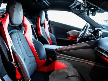 CORVETTE C8 Stingray 3LT - Deutsches Fahrzeug Unfallfrei