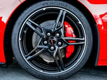 CORVETTE C8 Stingray 3LT - Deutsches Fahrzeug Unfallfrei