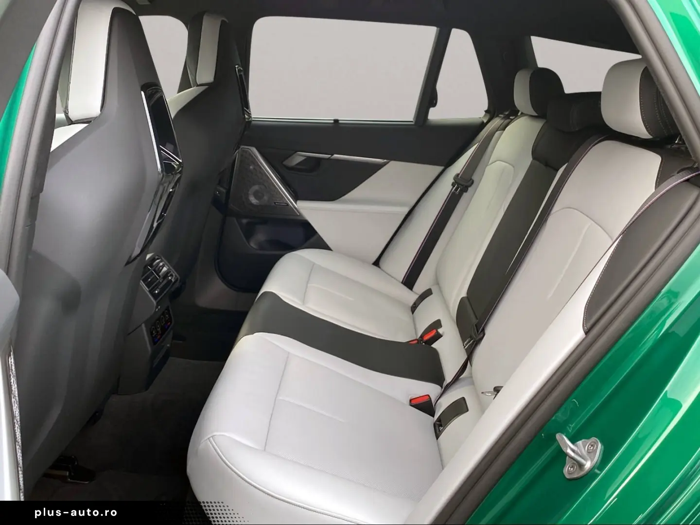 BMW M5 Touring Bowers&W VentilatedS IcGlow 360