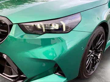 BMW M5 Touring Bowers&W VentilatedS IcGlow 360