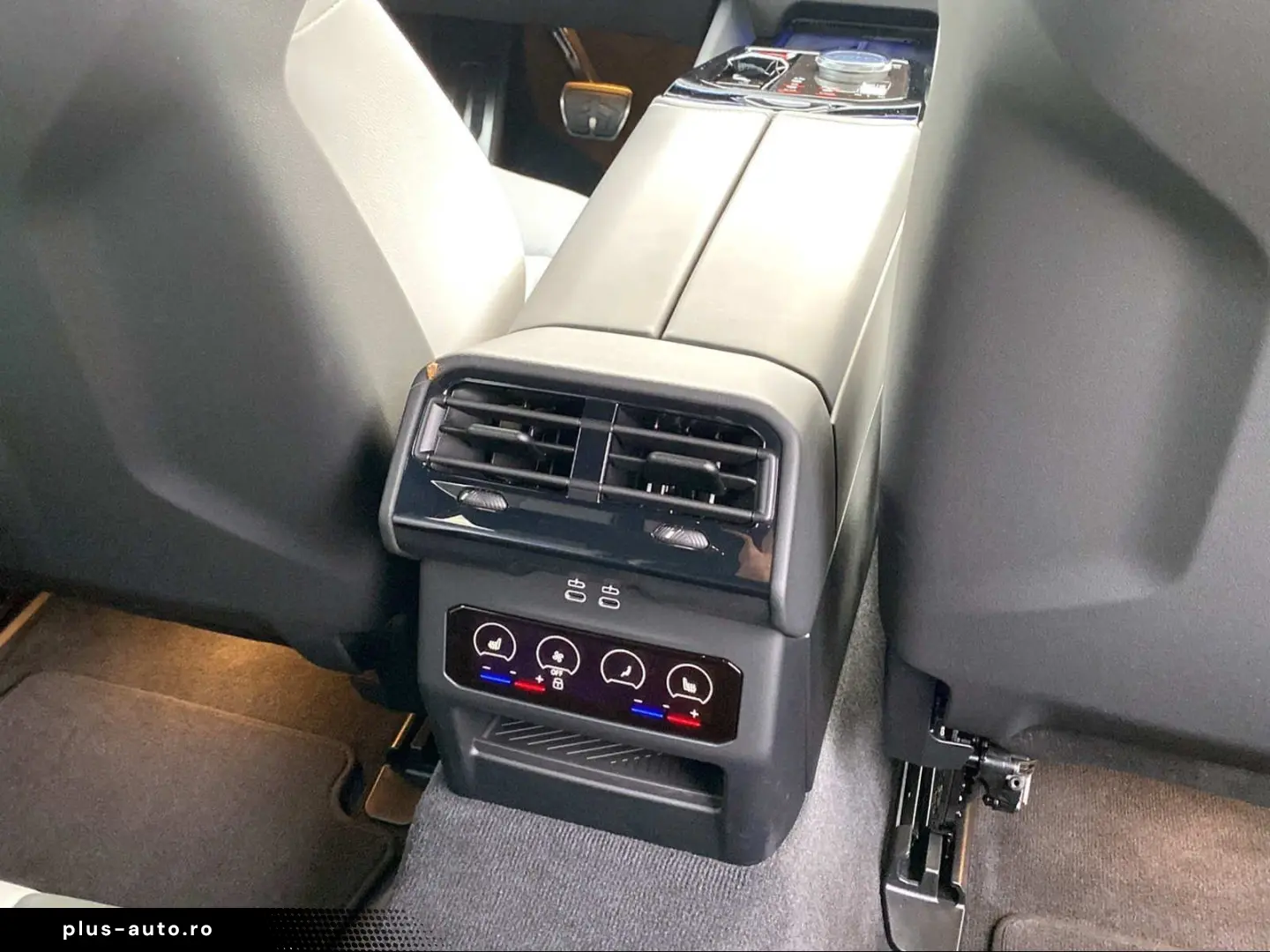 BMW M5 Touring Bowers&W VentilatedS IcGlow 360