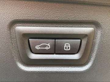 BMW M5 Touring Bowers&W VentilatedS IcGlow 360