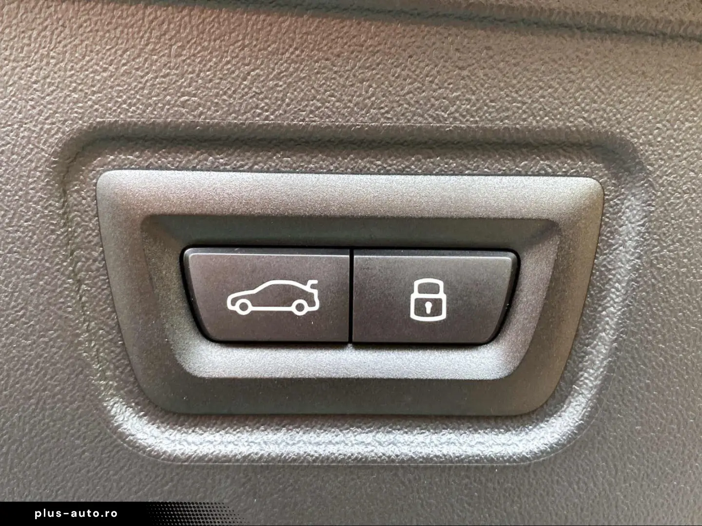 BMW M5 Touring Bowers&W VentilatedS IcGlow 360