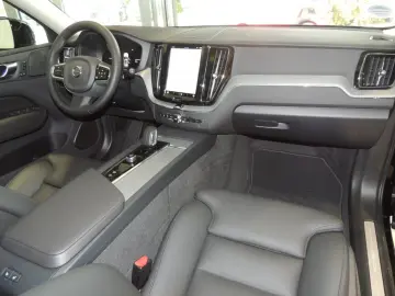 VOLVO XC60 Recharge T6 AWD Plus Dark Klima Navi Leder