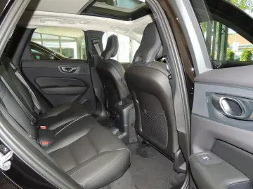 VOLVO XC60 Recharge T6 AWD Plus Dark Klima Navi Leder