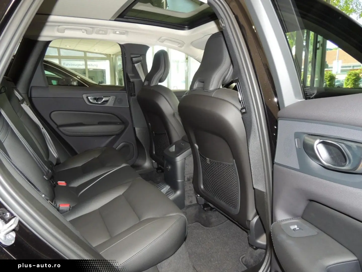 VOLVO XC60 Recharge T6 AWD Plus Dark Klima Navi Leder