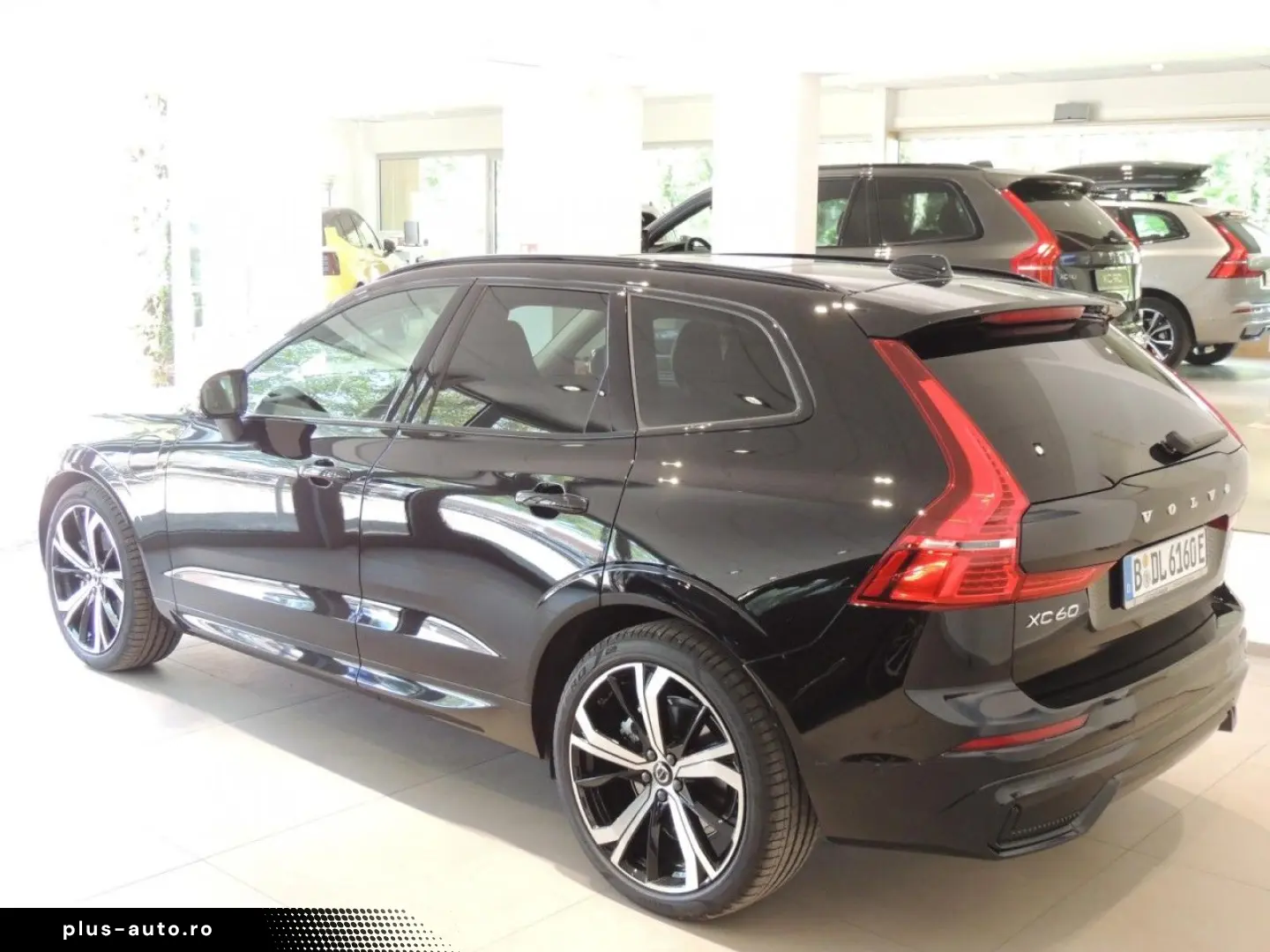 VOLVO XC60 Recharge T6 AWD Plus Dark Klima Navi Leder