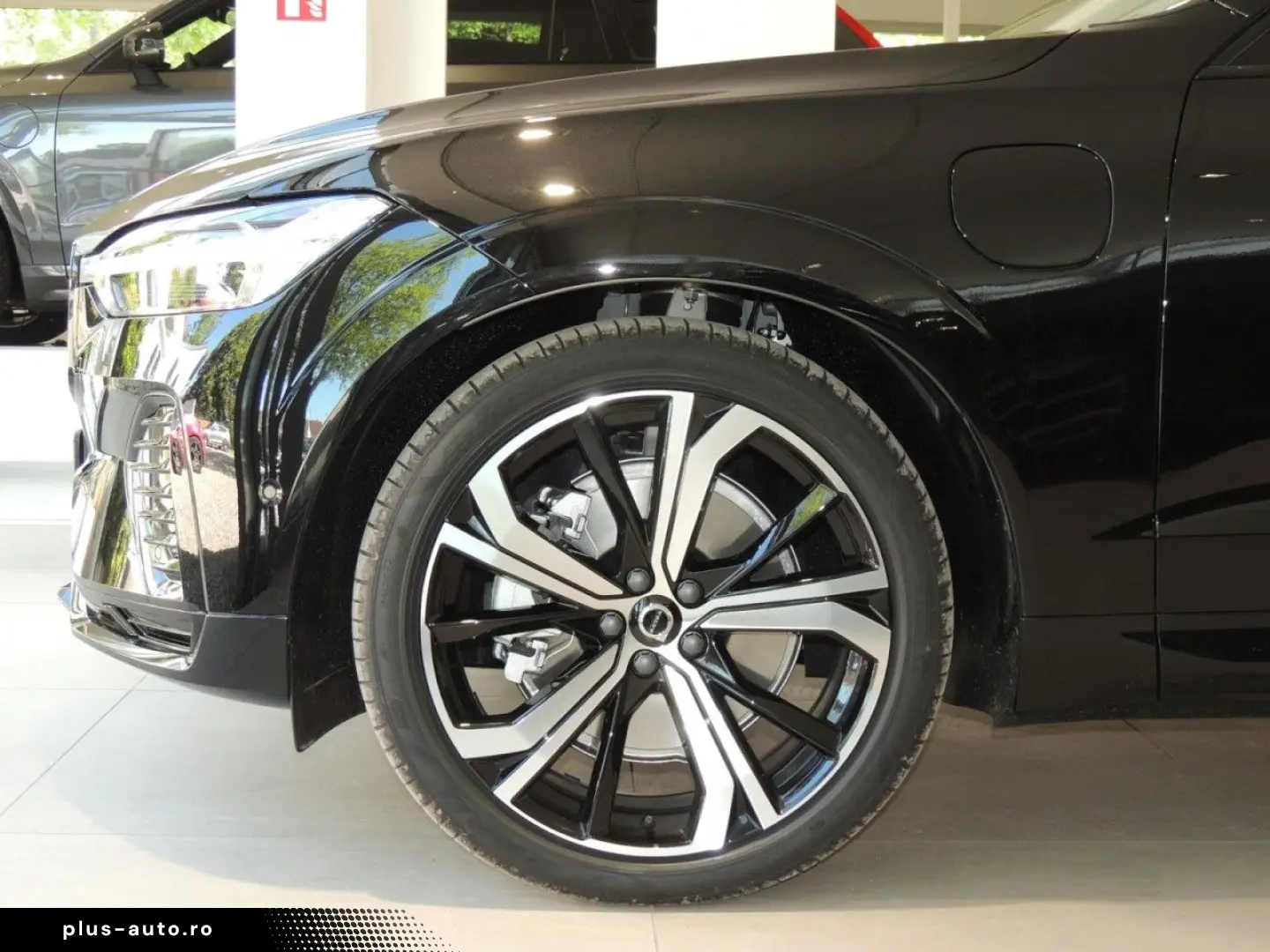 VOLVO XC60 Recharge T6 AWD Plus Dark Klima Navi Leder