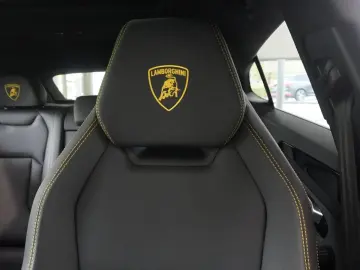 LAMBORGHINI Urus  4.0 V8 Sport PANO SOFT B&O 23