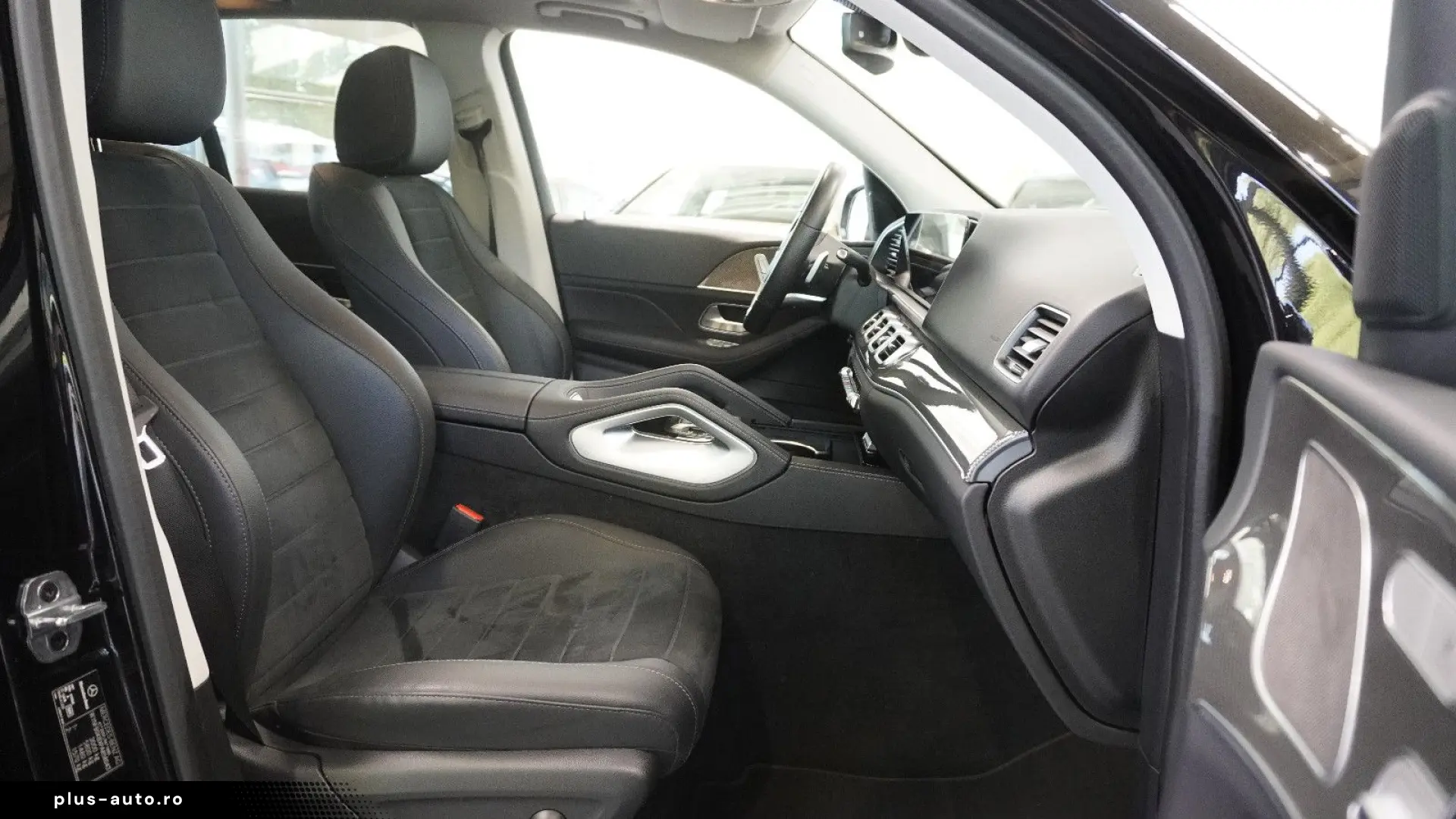 MERCEDES-BENZ GLE 300 d 4Matic AMG AHK DAB PANO MBUX