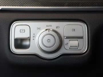 MERCEDES-BENZ GLE 300 d 4Matic AMG AHK DAB PANO MBUX