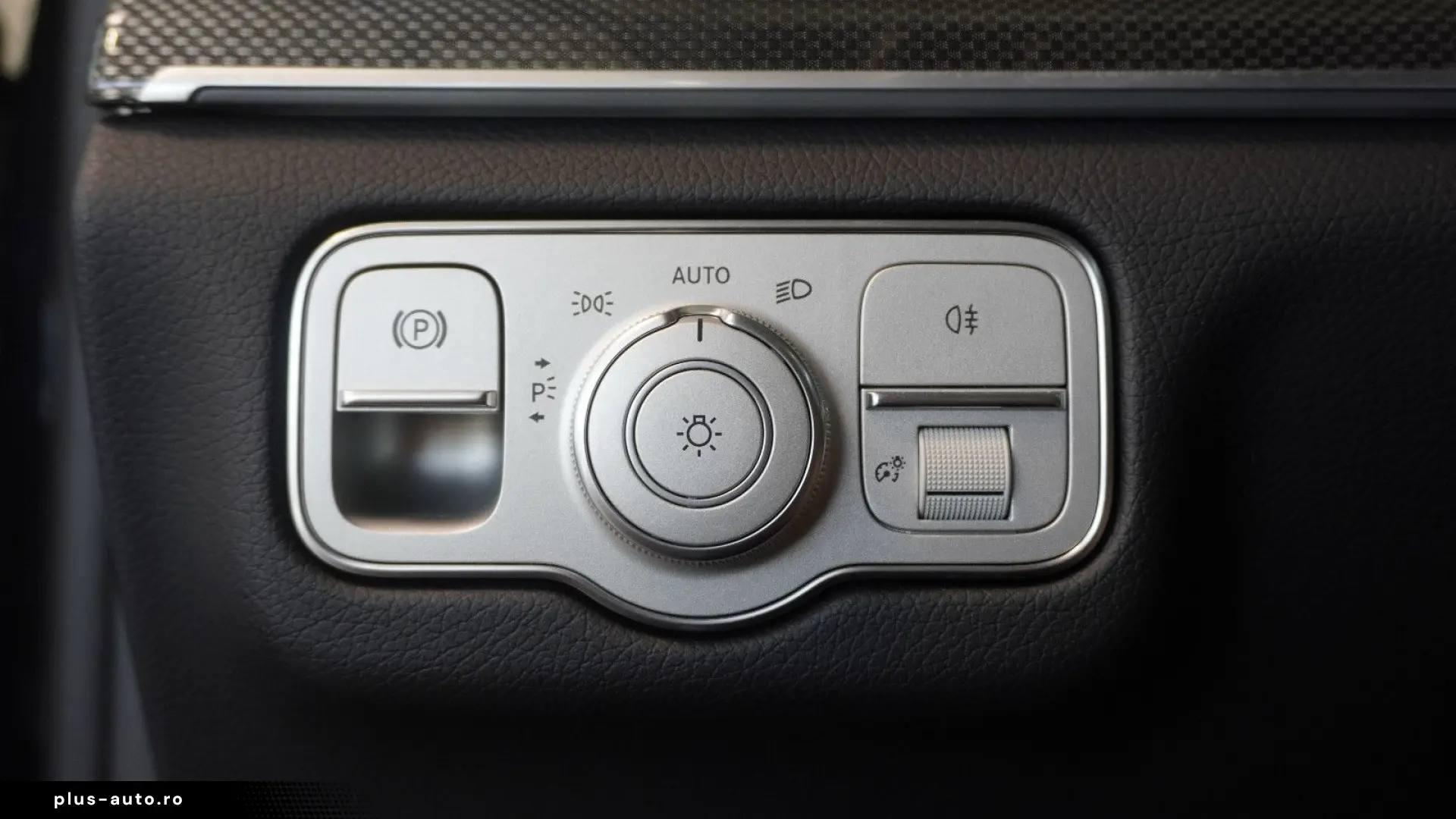 MERCEDES-BENZ GLE 300 d 4Matic AMG AHK DAB PANO MBUX