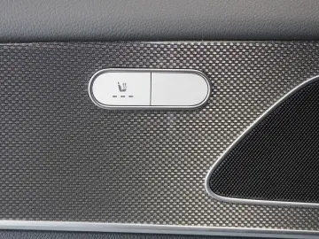 MERCEDES-BENZ GLE 300 d 4Matic AMG AHK DAB PANO MBUX