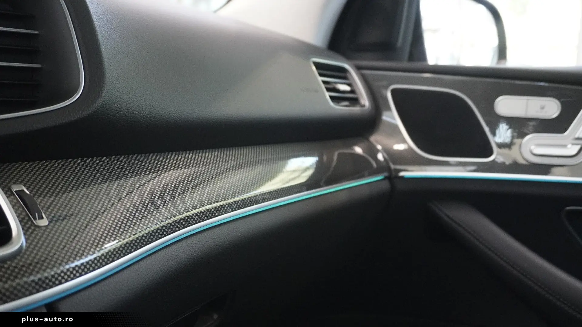 MERCEDES-BENZ GLE 300 d 4Matic AMG AHK DAB PANO MBUX