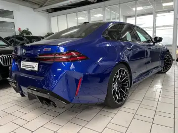 BMW M5 M-Drive Bowers&W Ventil 360 Carbon IcGlow