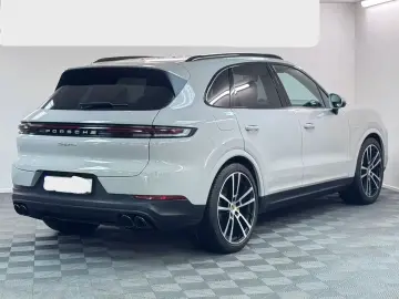 Porsche Cayenne E-Hybrid  Vierradlenkung
