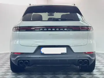 Porsche Cayenne E-Hybrid  Vierradlenkung