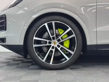 Porsche Cayenne E-Hybrid  Vierradlenkung