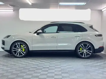 Porsche Cayenne E-Hybrid  Vierradlenkung